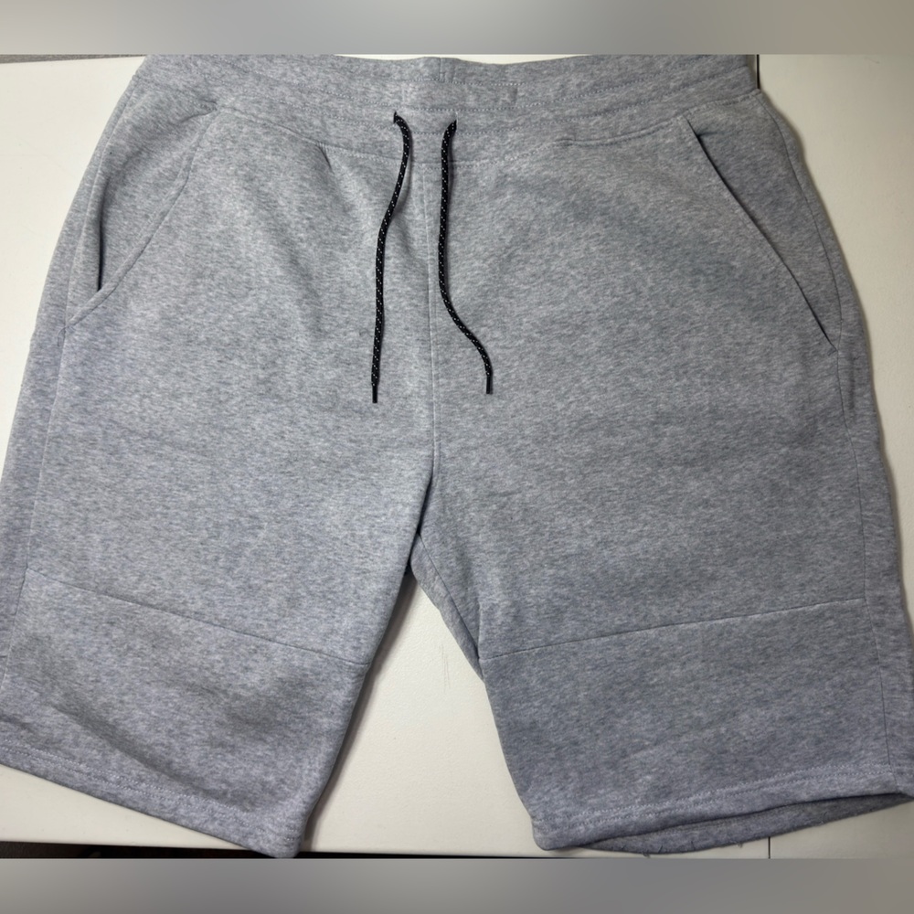 Sp essentials Men’s Heather Gray Sweat Shorts